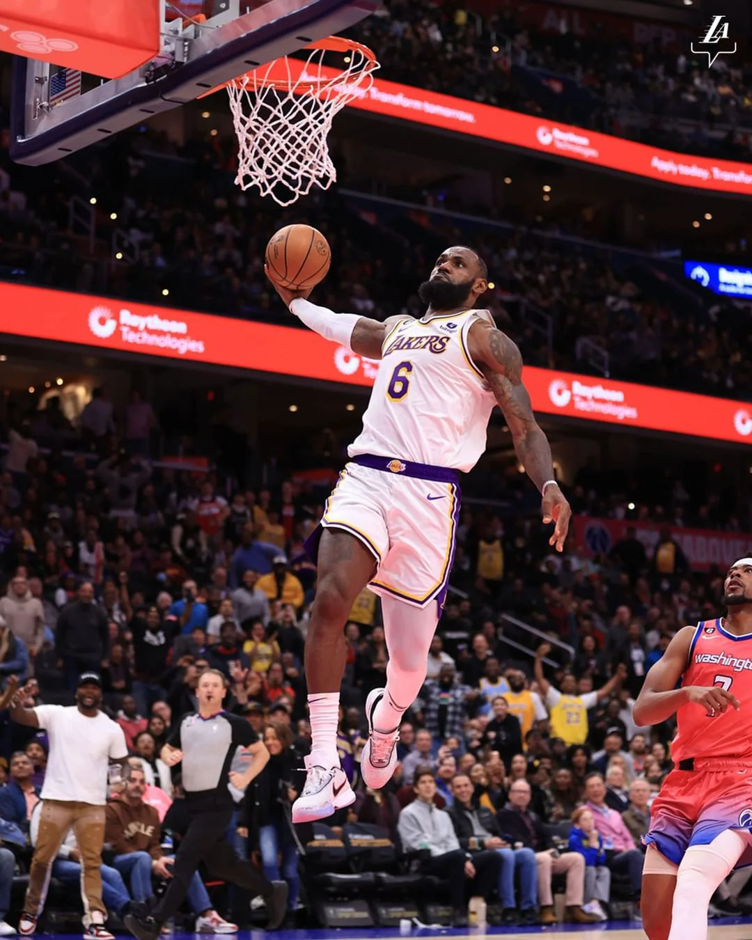 老鹰惊艳全场，球队未来可期助攻爆棚，浓眉哥逆转取胜！的简单介绍