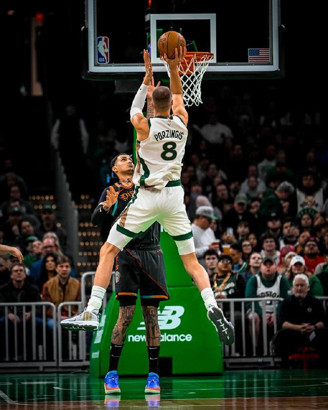 波尔津吉斯狂砍塔图姆分，刷新队史纪录迎来新赛季高光！